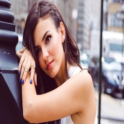 金刚杵大战肉莲花：神秘象征与现代解读的碰撞